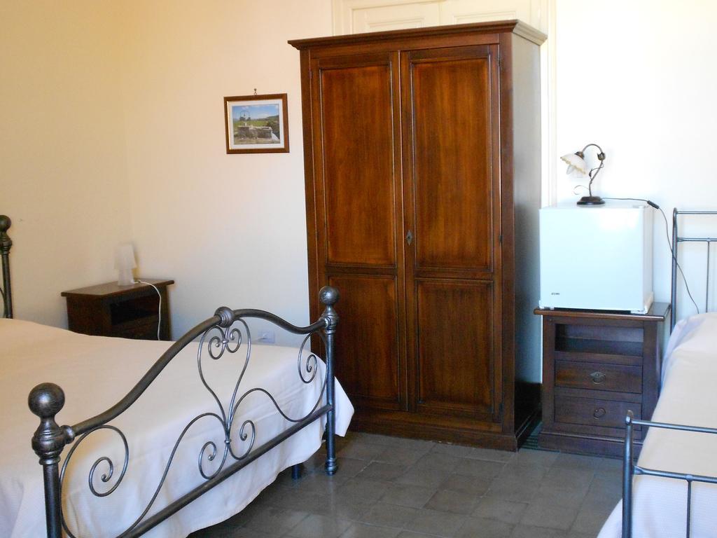 Etna Wine Azienda Agrituristica Passopisciaro Szoba fotó