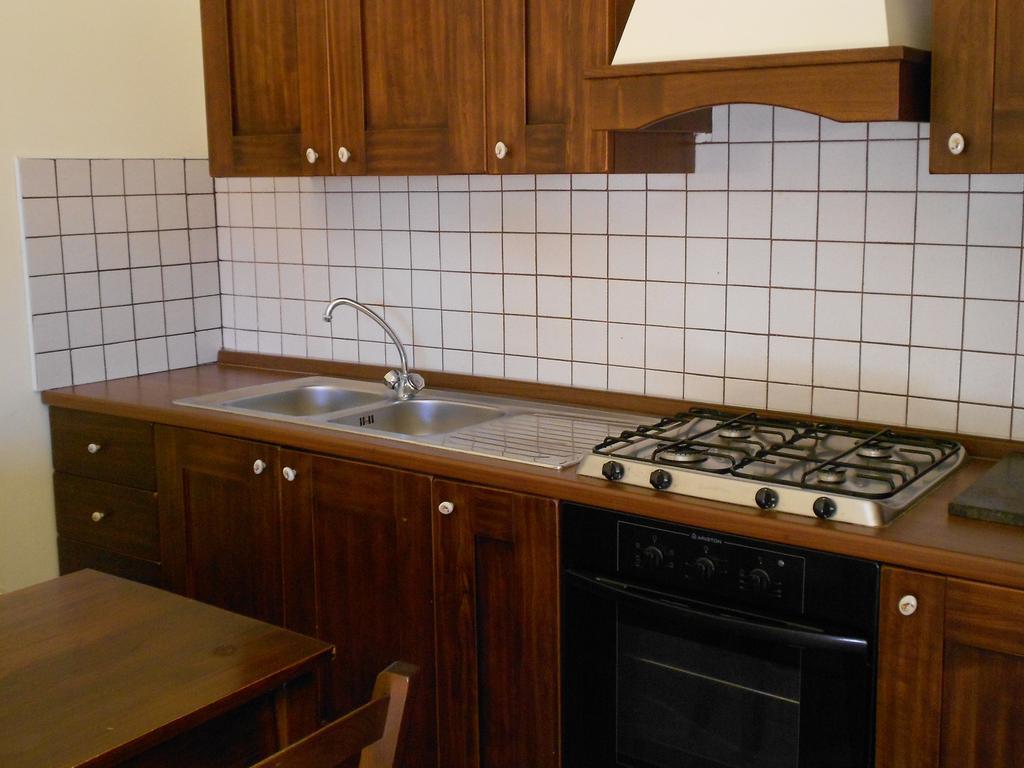 Etna Wine Azienda Agrituristica Passopisciaro Szoba fotó