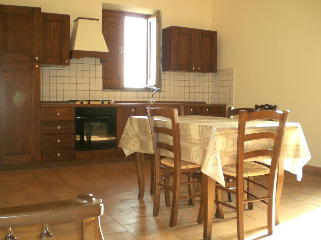 Etna Wine Azienda Agrituristica Passopisciaro Szoba fotó
